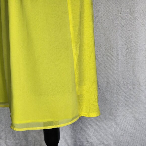 Betsey's Boutique Shop Bright Yellow Slit Clasp Front Closure Blouse Tank Size M - Picture 11 of 16